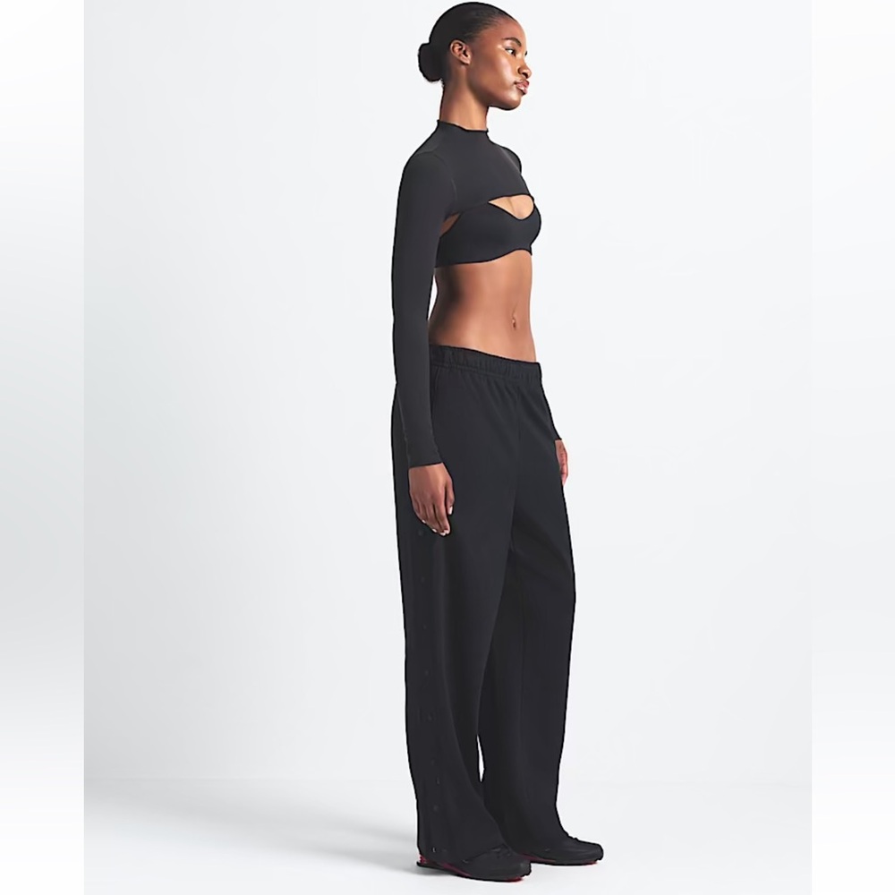 NikeSkims black break away pants